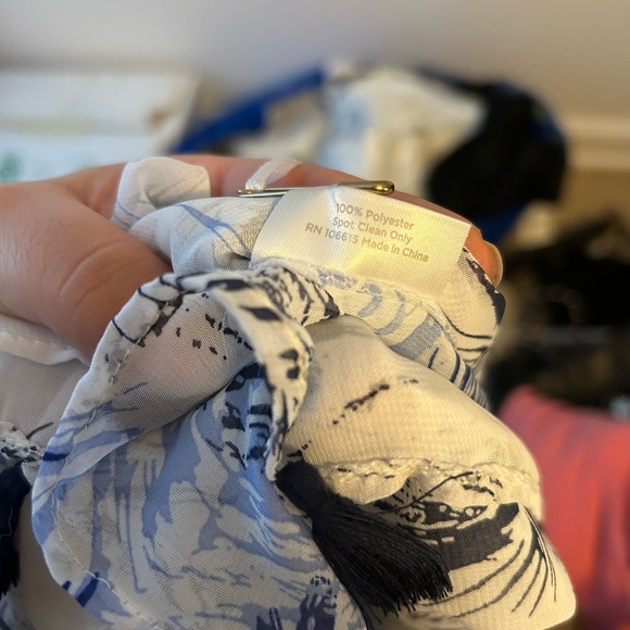 NWT 2CHIC TASSEL FEATHER PRINT BEACH COVER UP - Picture 4 of 4